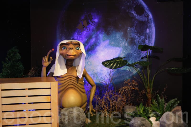 前美官员：UFO解密文件揭外星物质真实存在