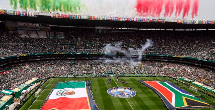 世界杯足球赛热闹登场 多位灵媒预测结果