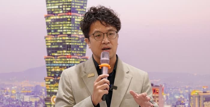 瑞媒专访沈伯洋：当台湾人并不容易