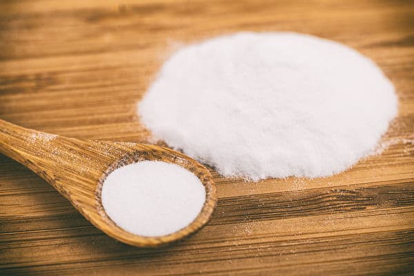 小蘇打可讓白髮變銀亮？專家說重點在這！