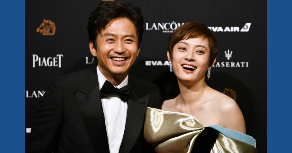 鄧超戴孫儷手織毛線帽拍照 造型令網友笑翻