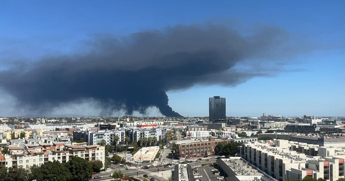 洛杉矶博伊尔高地大火 浓烟遮天 全市一度启动警戒