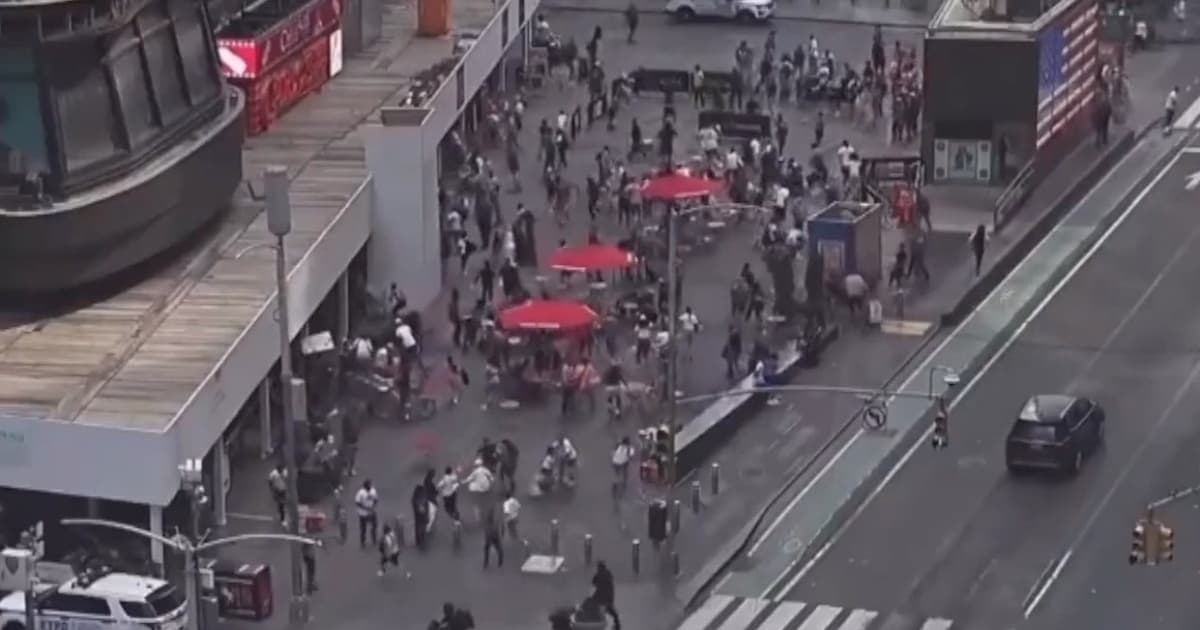 疑黑幫火併！紐約時代廣場遊行結束突爆槍戰
