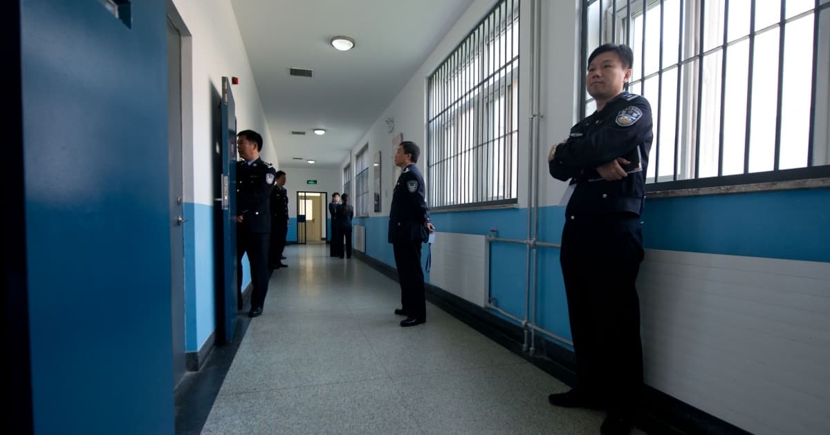 報告揭中共看守所黑幕 七成遭暴力 會面律師難