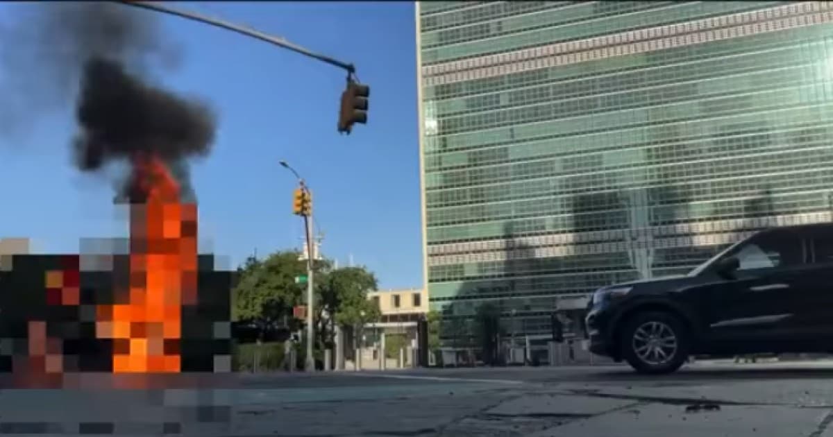 男子攜西藏旗幟 聯合國總部外自焚身亡