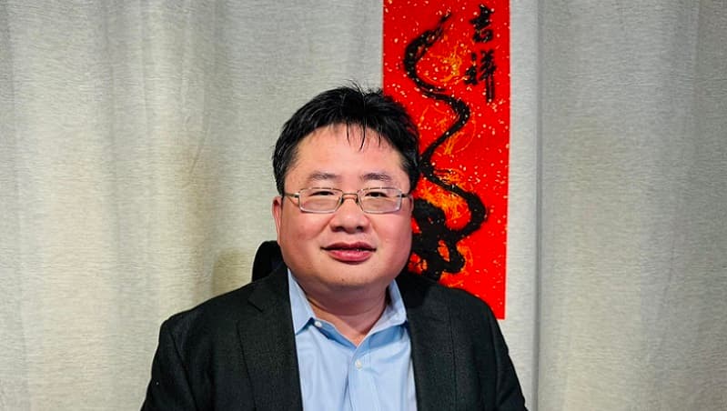 Japanese-Taiwanese Journalist Akio Yaita Attacked During Speech in Taiwan; Suspect Arrested