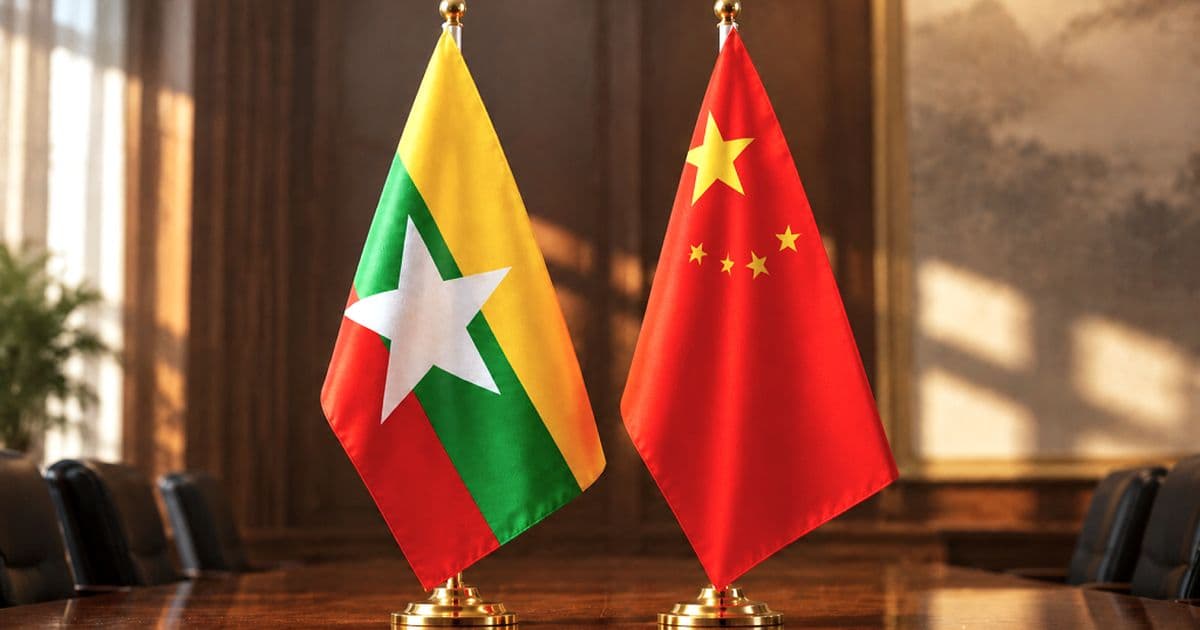 习近平欢迎缅甸总统敏昂莱访华
