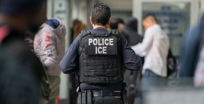 欲驾车冲撞ICE特工 一非法移民缅因州被射杀