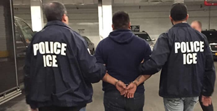 川普:ICE应继续采用车辆拦截的方式执法