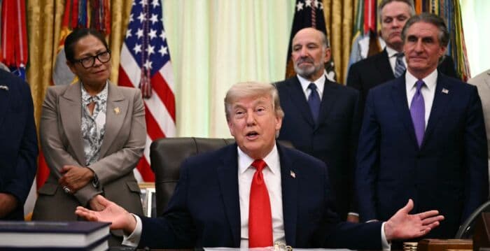 川普分别与普京和泽连斯基通话