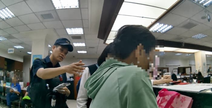 妇人误信网路投资欲提领上百万 大园警银合作成功阻诈