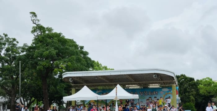 自制火箭发射升空 台东国小科学营玩科学