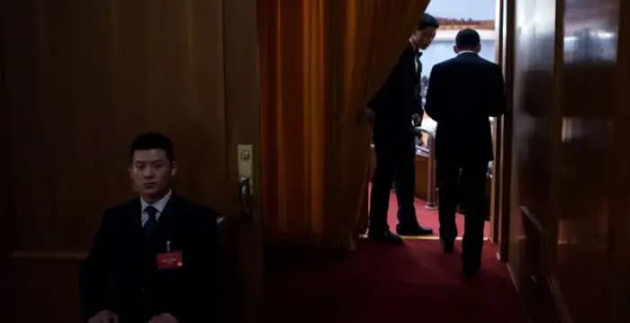 洪愿:中共105周年庆典 黑衣人竟比常委还多