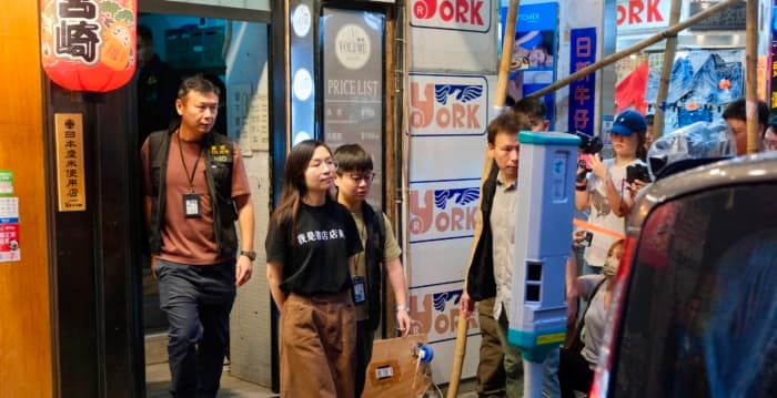 香港再有独立书店遭国安处搜查 5人被捕