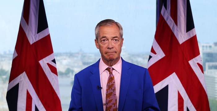 以退为进 英国改革党领袖辞去议员职务