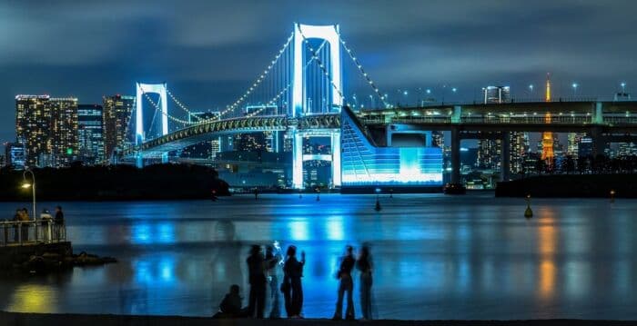 【名家专栏】中共入侵日本股市 盗工业魔方