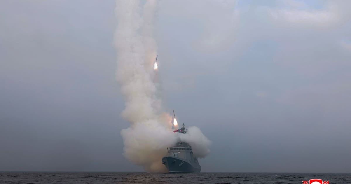 【短訊】朝鮮罕見導彈火箭混合發射 引發關注