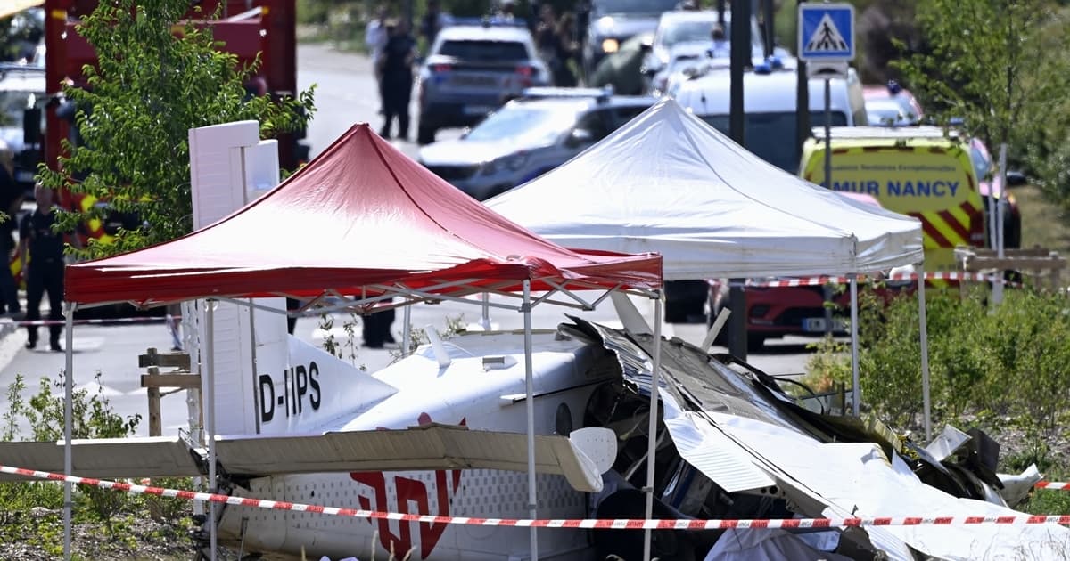 法跳伞机坠毁11死 沙特直升机失事14人遇难