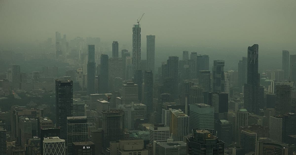 加國野火濃煙蔽日 蔓延至美國 恐持續至週末
