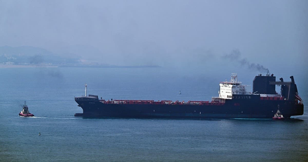 伊朗革命衛隊:兩艘油輪在海峽觸雷爆炸