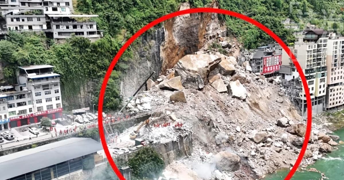 重慶山體崩塌石塊大如一棟樓 疑鞭炮廠爆炸釀禍(視頻)