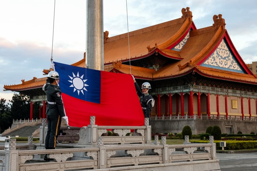 US Report: $14 Billion Taiwan Arms Sale Put on Hold Amid Iran War Context