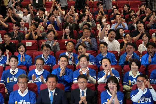 韩国地方选举:执政党大胜,但在首尔落败